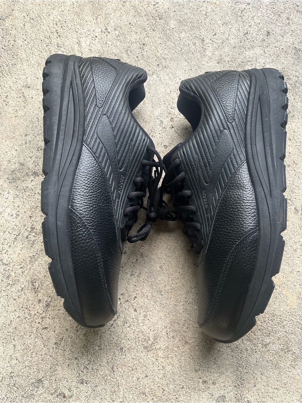 Brooks Men's Black Athletic Lace-Up Sneakers - Picture 3 of 9